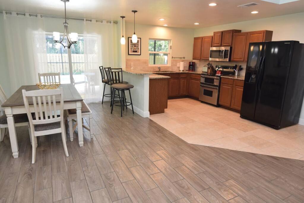 New England 3Bd 2Bt Home Heated Pool Close To Siesta Sarasota Buitenkant foto
